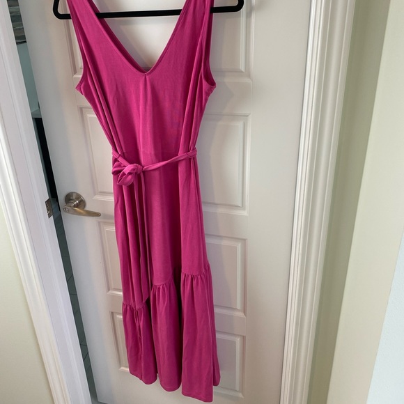 Flowing Magenta Summer Dress - Picture 7 of 12
